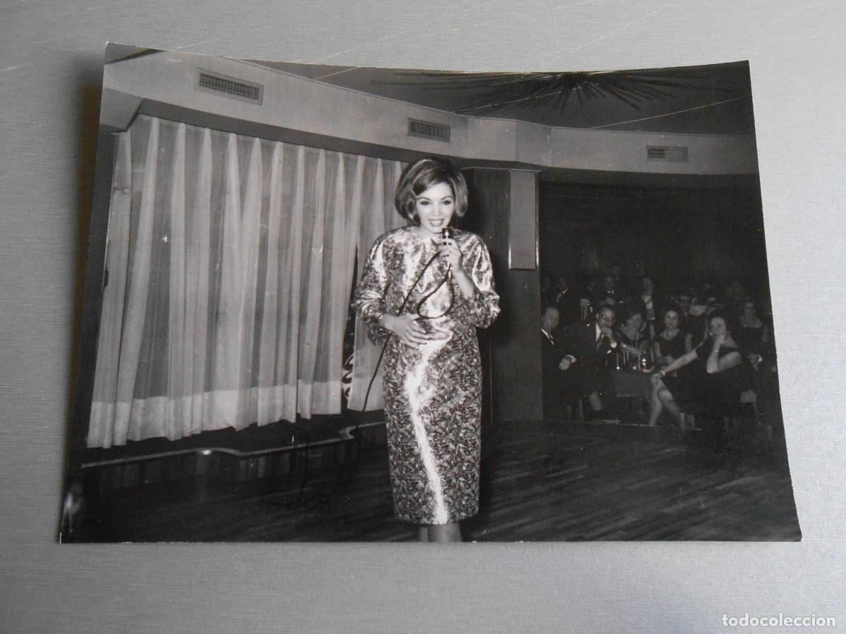 Fotos de Cantantes: FOTO de - FRANCISKA - de 18 x 13 cms