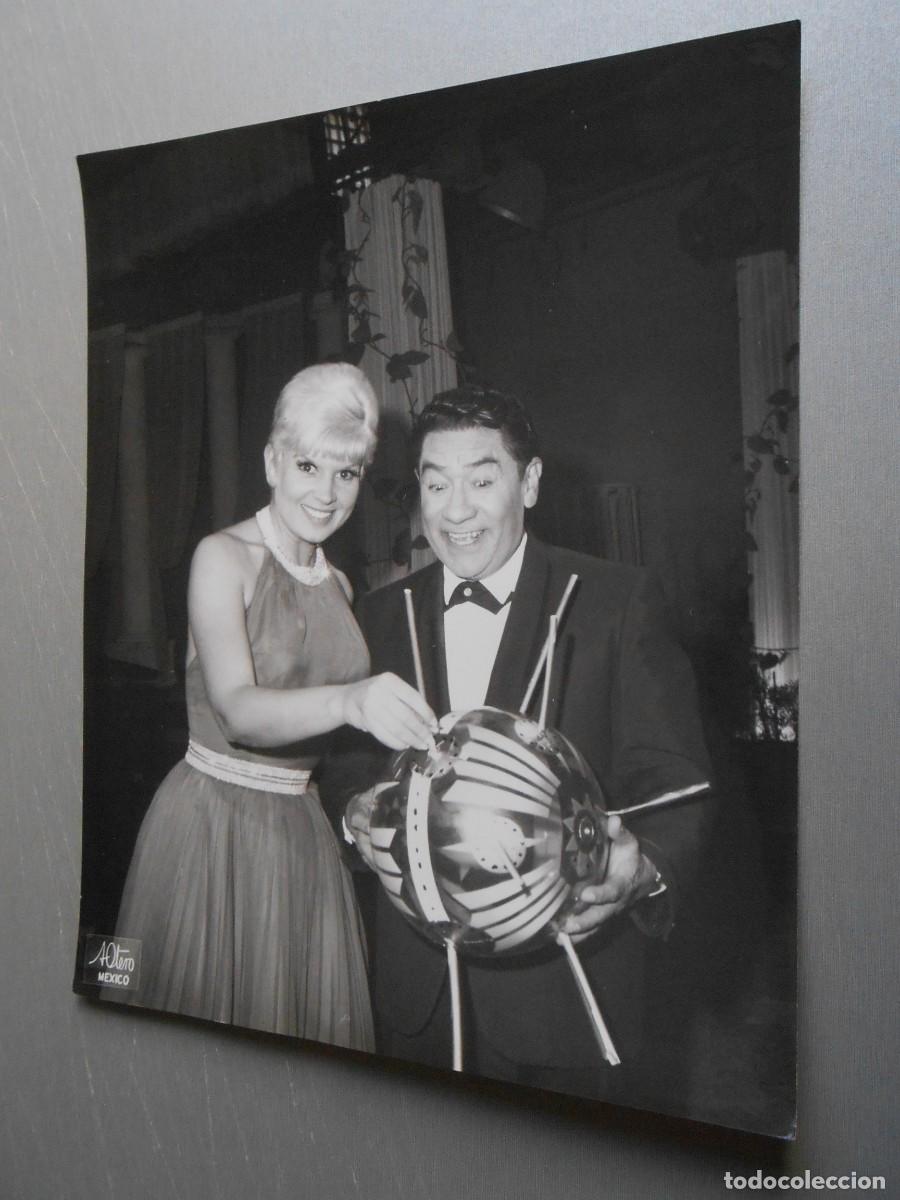 Fotos de Cantantes: FOTO de - SALOME con &rdquo;EL CHINO HERRERA&rdquo; - de 20.5 x 25 cms