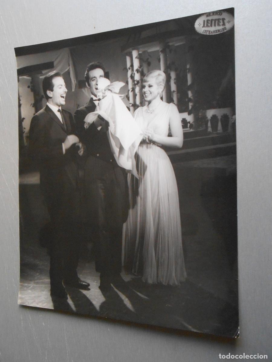 Photos of Singers: FOTO de - SALOME con LEON MICHEL y GERMAN ROBLES - de 20.5 x 25 cms