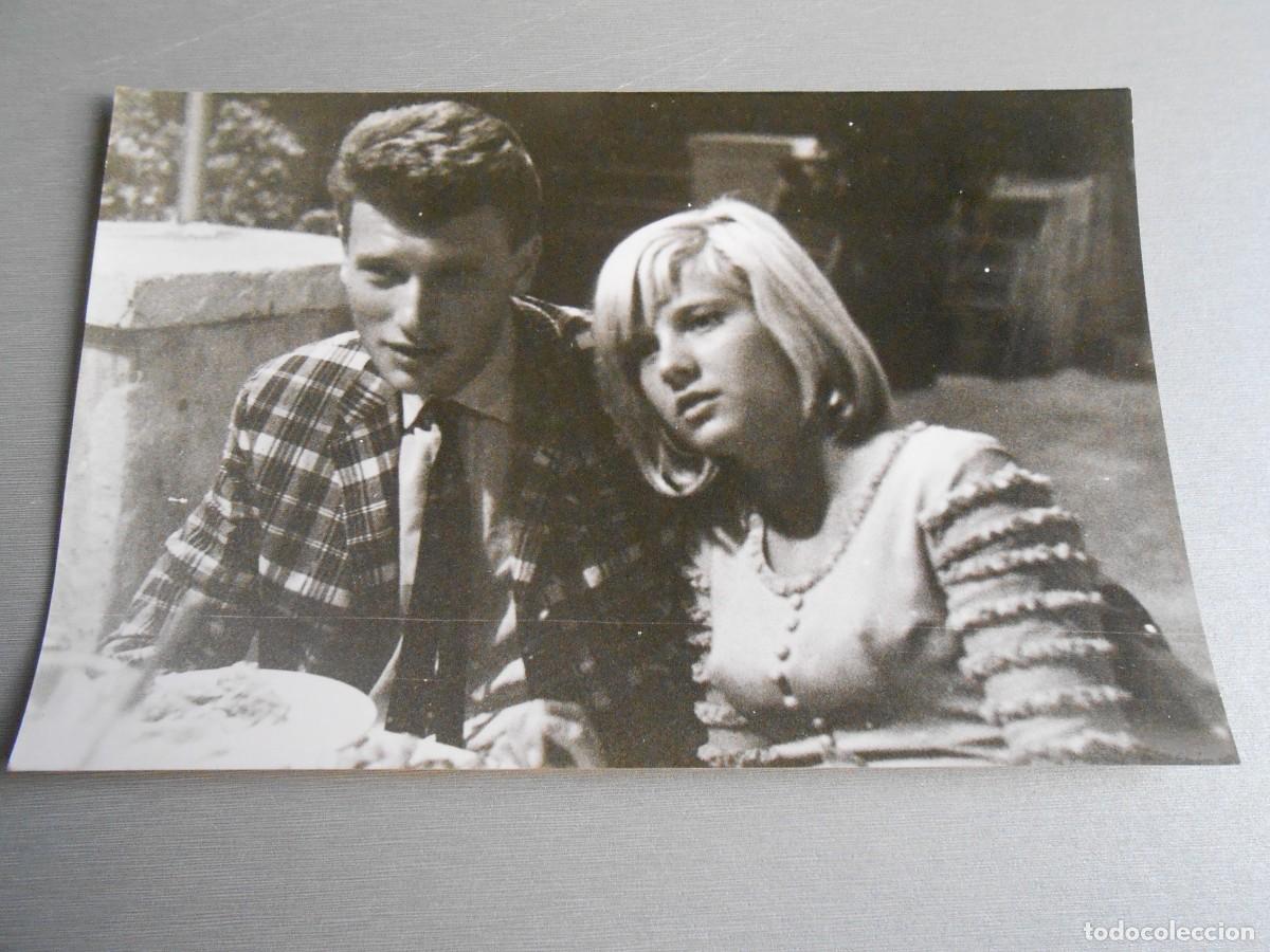 Fotos de Cantantes: FOTO de - SYLVIE VARTAN con JOHNNY HALLYDAY - de 18 x 12 cms