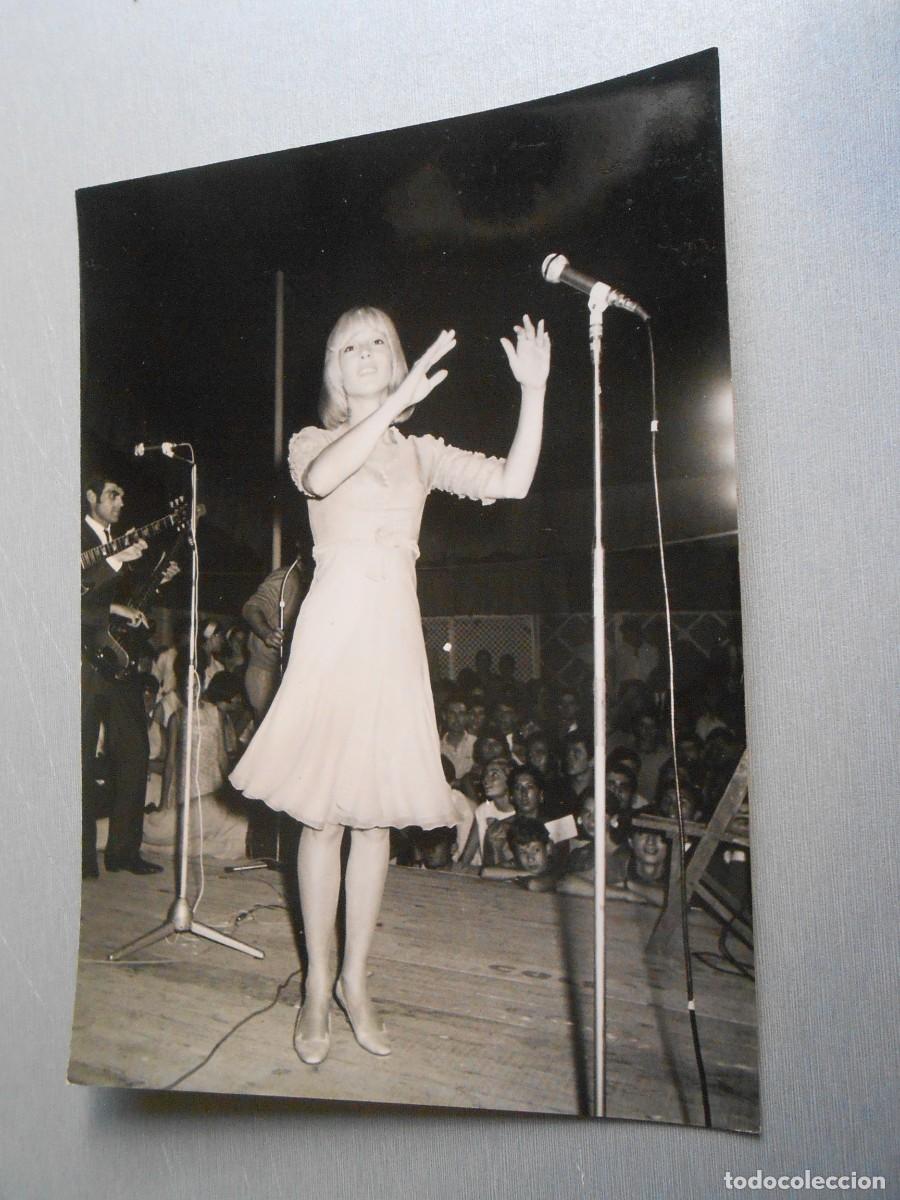 Fotos de Cantantes: FOTO de - SYLVIE VARTAN - de 12,5 x 18 cms