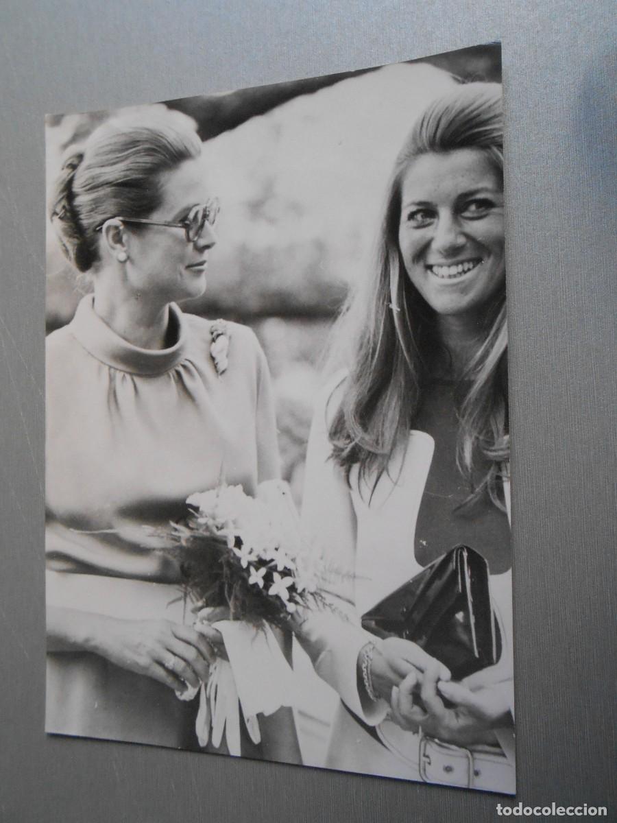 Fotos de Cantantes: FOTO de - SHEILA con GRACE de MONACO - de 13 x 18 cms