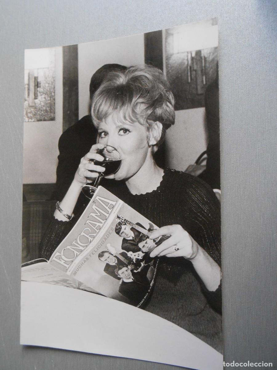 Fotos de Cantantes: FOTO de - PETULA CLARK - de 11,5 x 18 cms