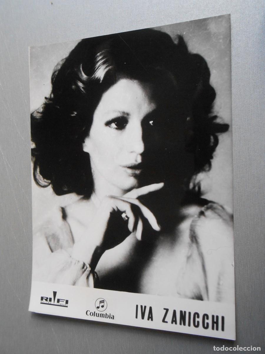 Fotos de Cantantes: FOTO de - IVA ZANICCHI - de 13 x 18 cms