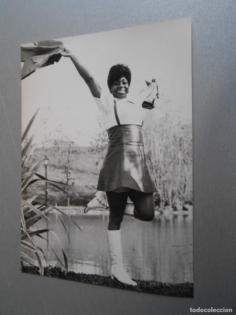 Fotos de Cantantes: FOTO de - DONNA HIGHTOWER - de 13 x 18 cms