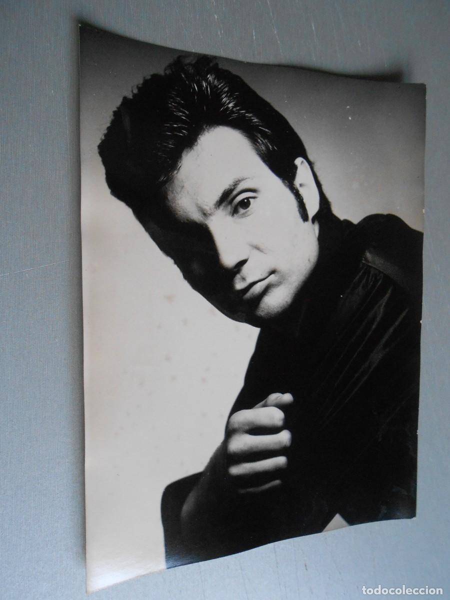 Fotos de Cantantes: FOTO de - BRUNO LOMAS - de 18 x 24 cms