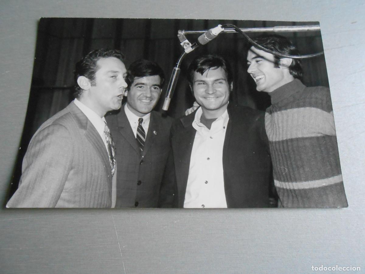 Fotos de Cantantes: FOTO de - BRUNO LOMAS con el DUO DINAMICO y MARIO BEUT - de 18 x 12 cms