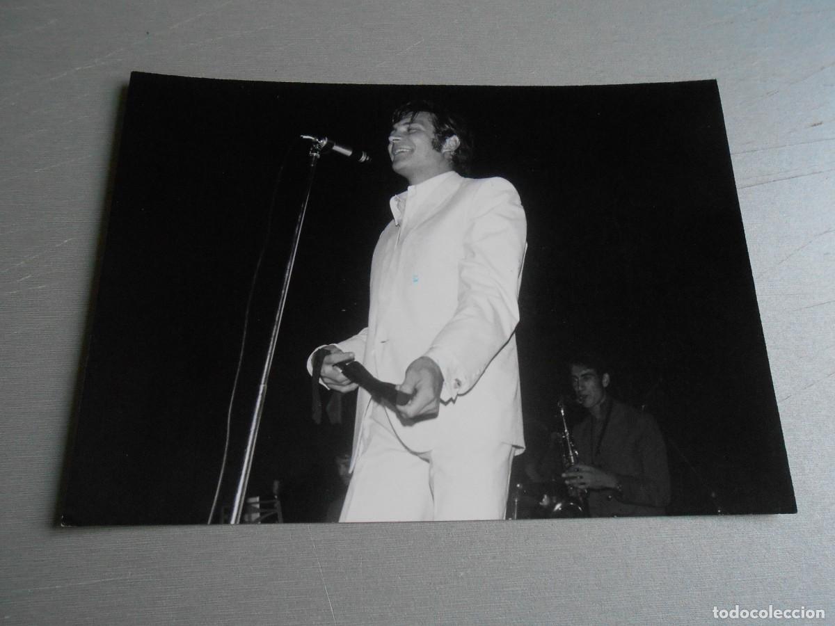 Fotos de Cantantes: FOTO de - BRUNO LOMAS - de 18 x 13 cms