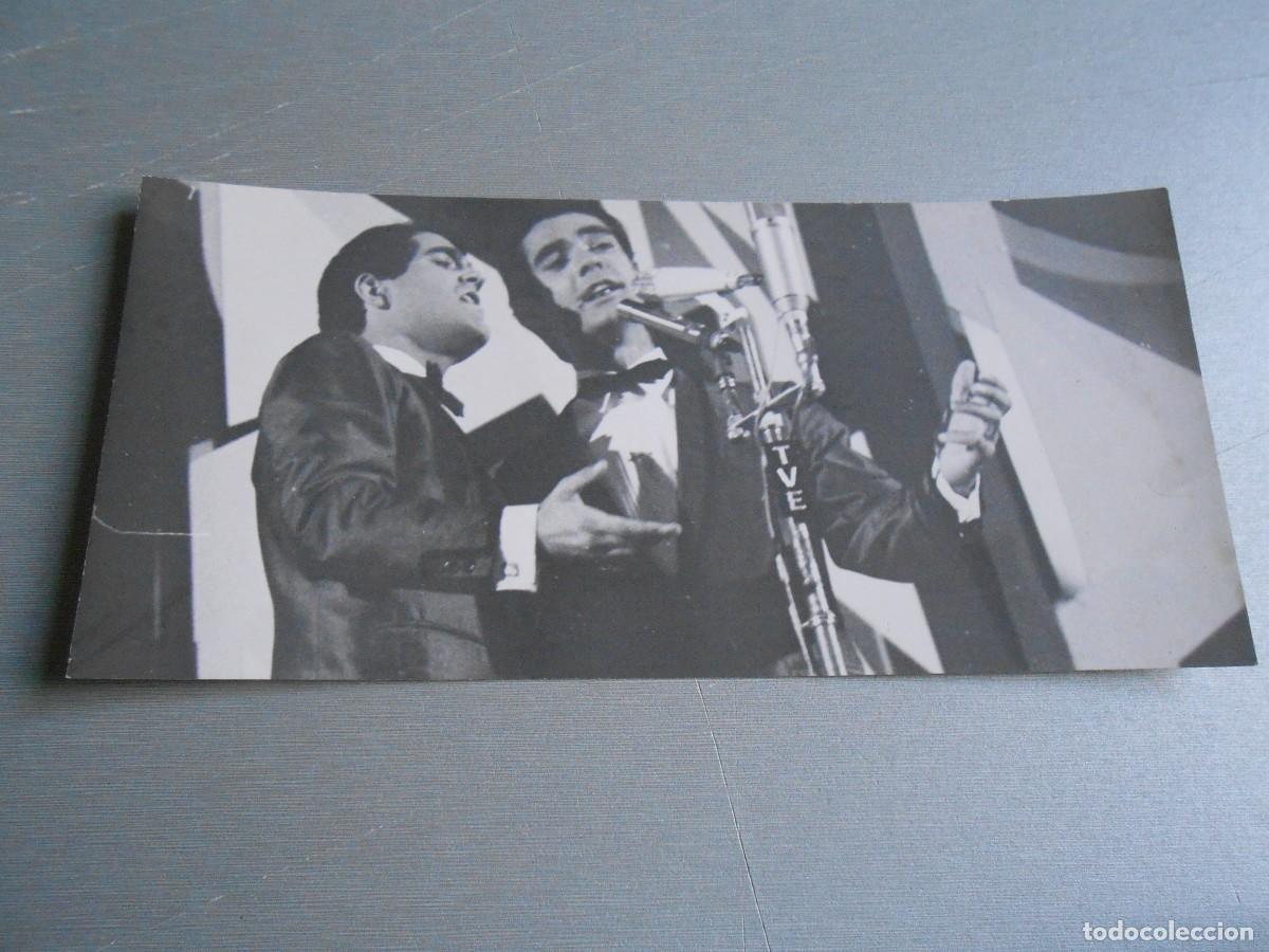 Fotos de Cantantes: FOTO de - DUO DINAMICO - de 17,5 x 8 cms -