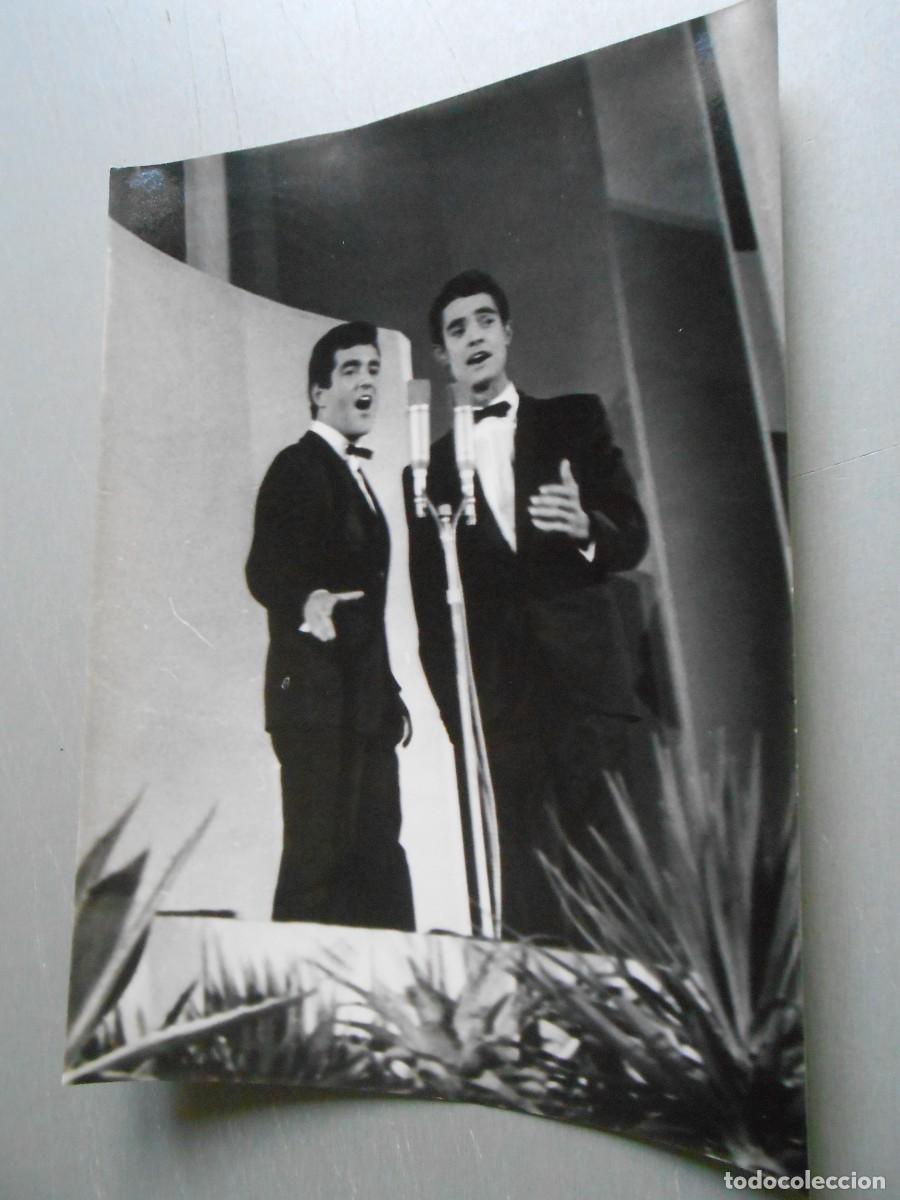 Fotos de Cantantes: FOTO de - DUO DINAMICO - de 18 x 24 cms - copia ?