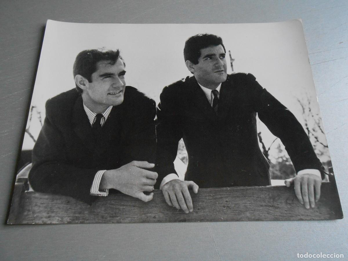 Fotos de Cantantes: FOTO de - DUO DINAMICO - de 24 x 18 cms -