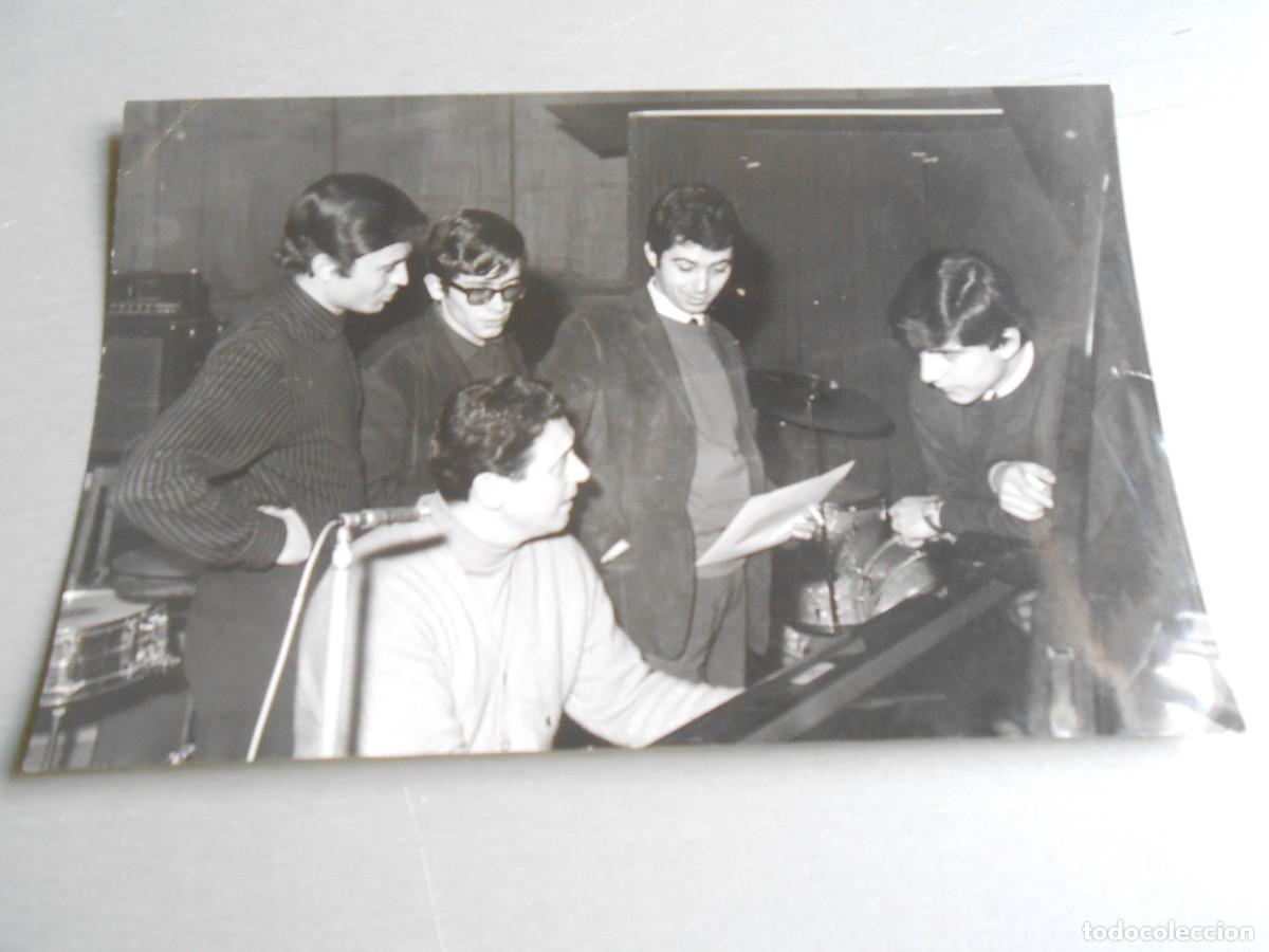 Fotos de Cantantes: FOTO de - LOS BRAVOS - de 18 x 11,5 cms -