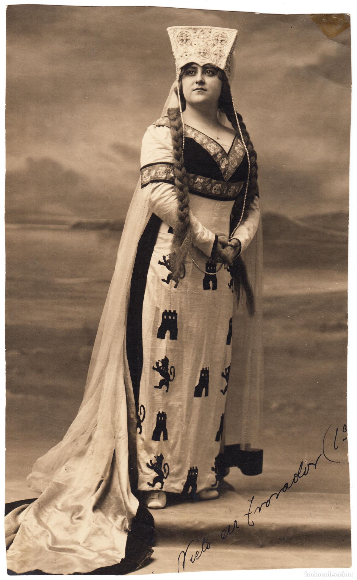Photos of Singers: Ofelia Nieto como Leonora &laquo;Il trovatore&raquo; Verdi [&iquest;Calvache, Madrid, 1919-1920?] Soprano &Oacute;pera Teatro