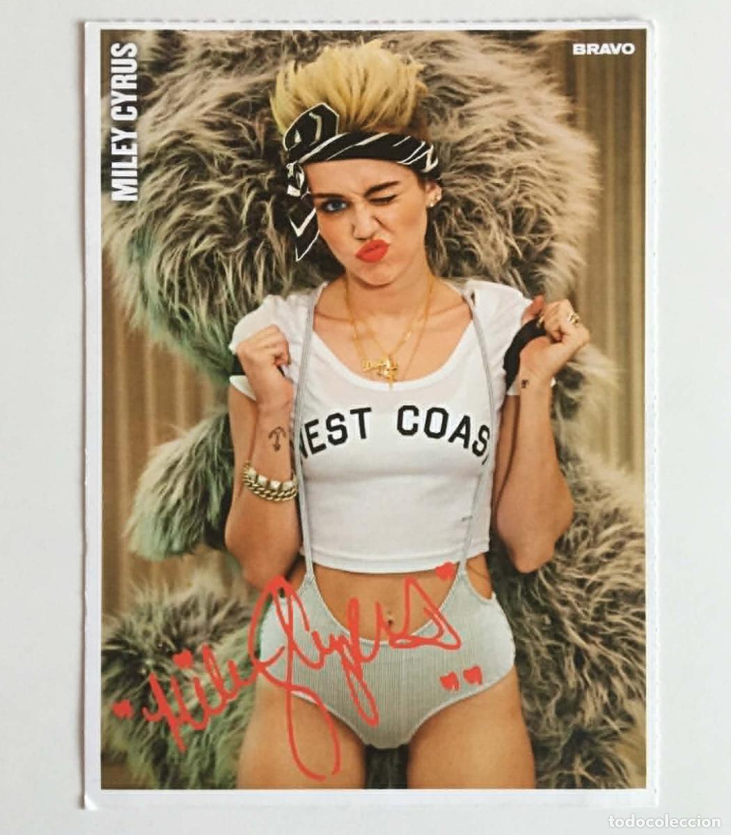 Fotos de Cantantes: Miley Cyrus / Two and a Half Men Autograph Card Bravo Bulgaria 2014 Music TV Series