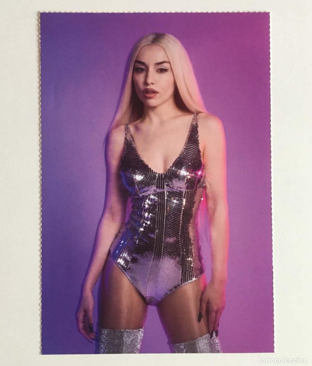 Photos de Chanteurs et Chanteuses: Ava Max Barbie Movie & Diamonds Collectible Card Dream'up Magazine France Music