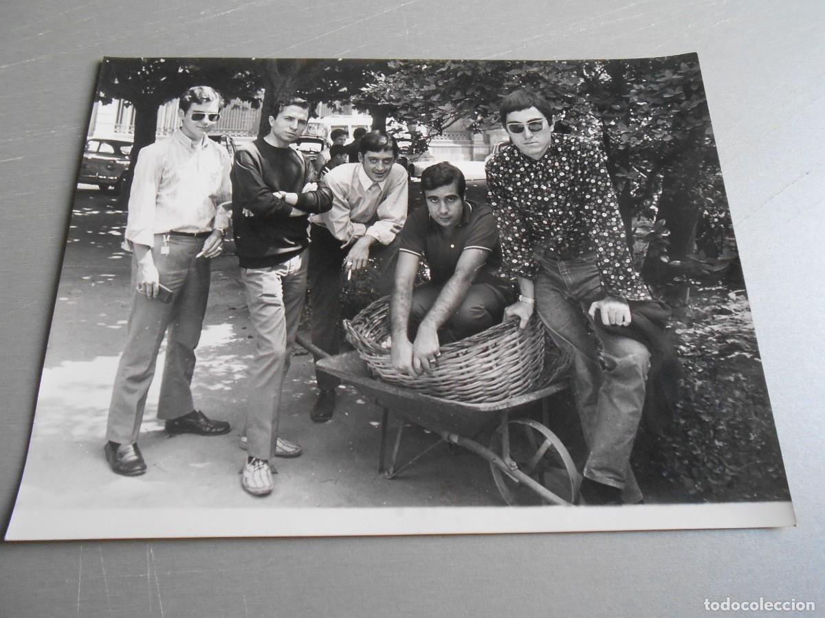 Fotos de Cantantes: FOTO de - LOS JOVENES - de 24 x 18 cms -