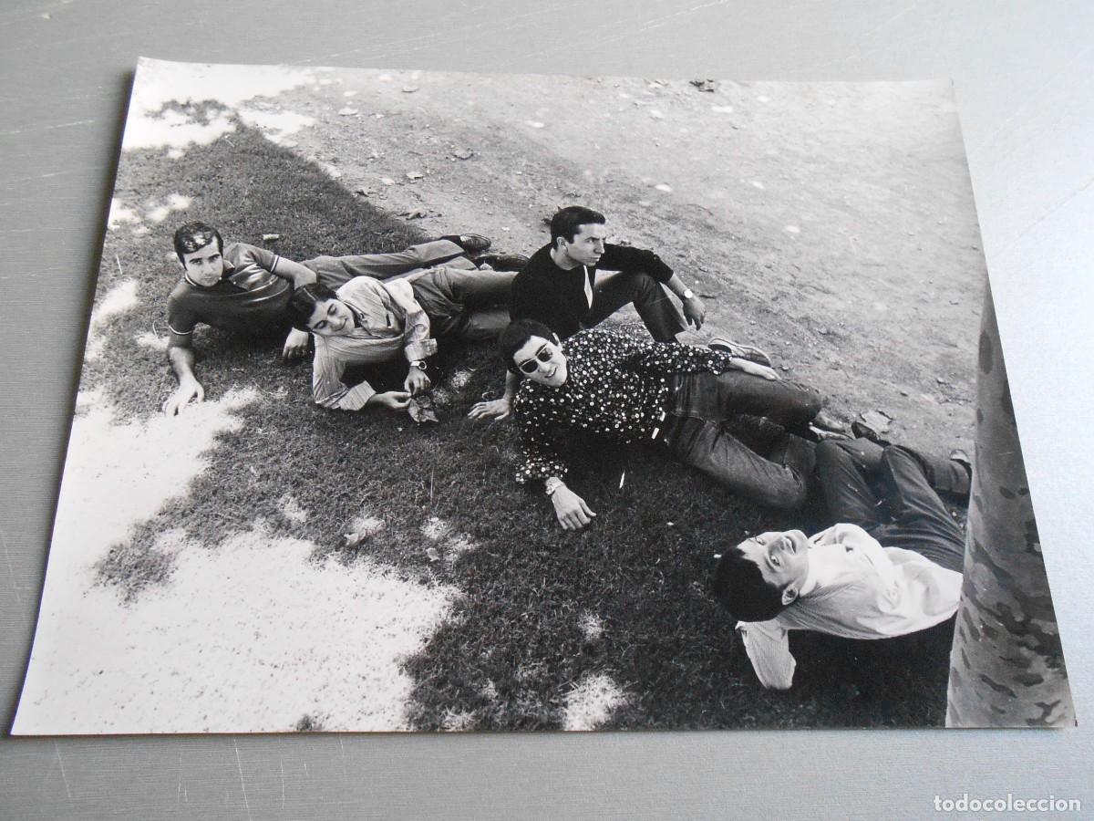 Fotos de Cantores: FOTO de - LOS JOVENES - de 24 x 18 cms -
