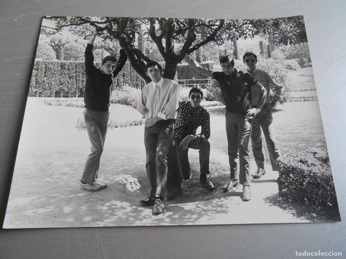 Fotos de Cantores: FOTO de - LOS JOVENES - de 24 x 18 cms -