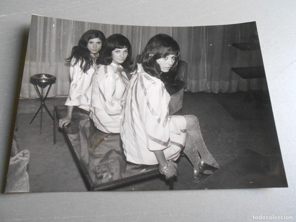 Fotos de Cantantes: FOTO de - ELLAS - de 18 x 13 cms -