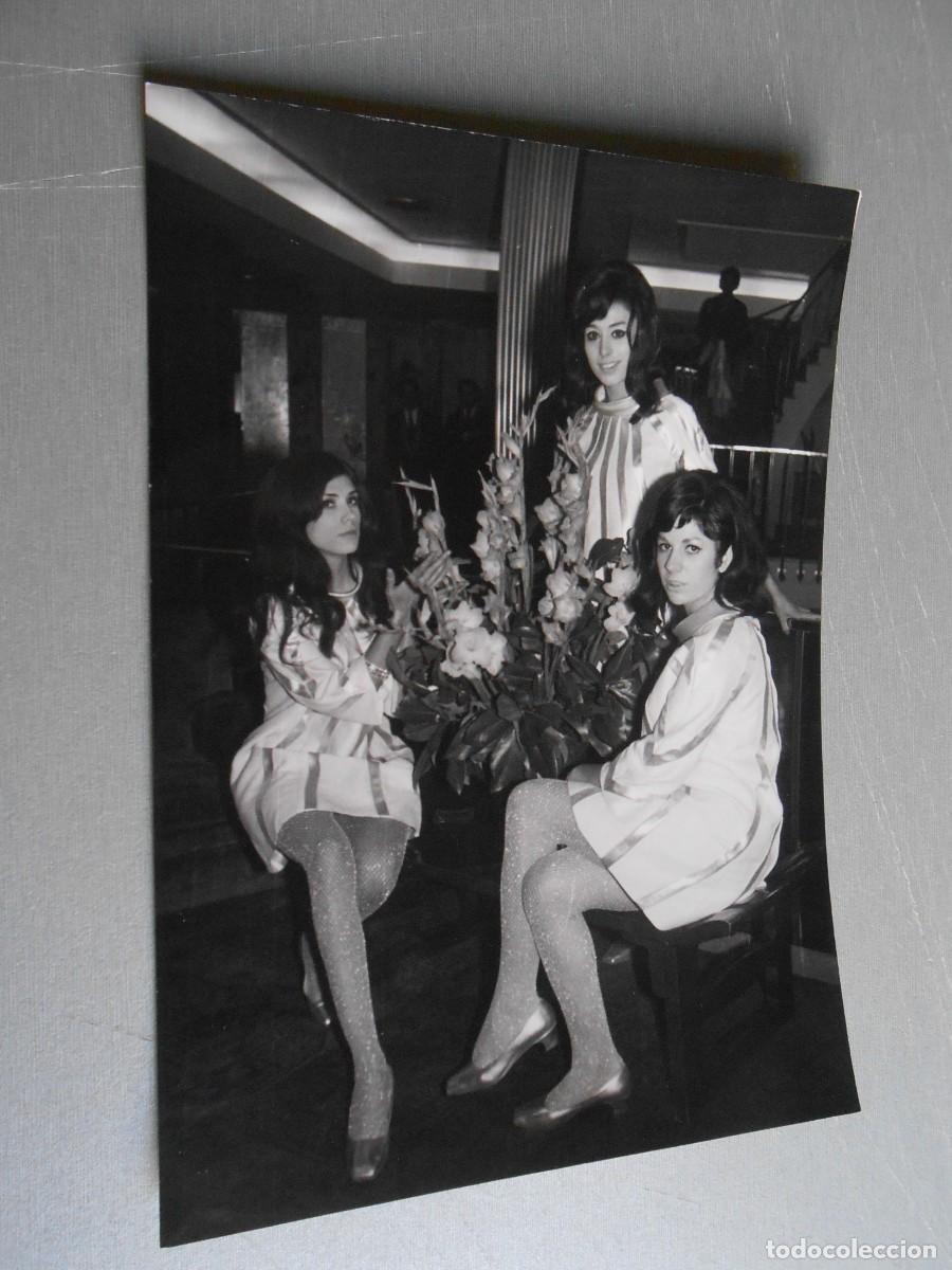 Fotos de Cantantes: FOTO de - ELLAS - de 13 x 18 cms -