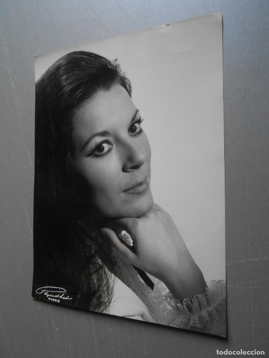 Photos of Singers: FOTO de - LUCIANA WOLF - de 18 x 24 cms -