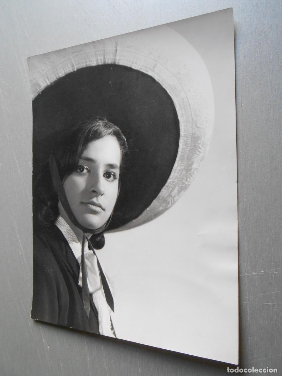 Photos of Singers: FOTO de - MARIA de las MERCEDES - de 18 x 24 cms -