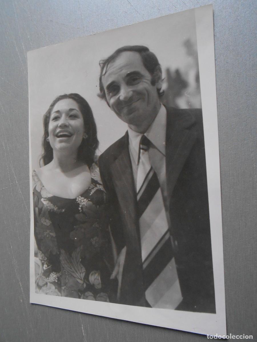 Fotos von Musikern: FOTO de - MARUJA GARRIDO con CHARLES AZNAVOUR - de 12,5 x 17,5 cms -