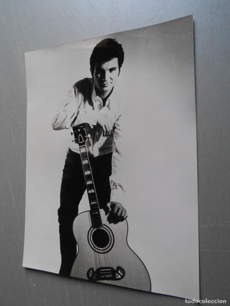Fotos de Cantantes: FOTO de - BRUNO LOMAS - de 18 x 24 cms - copia?
