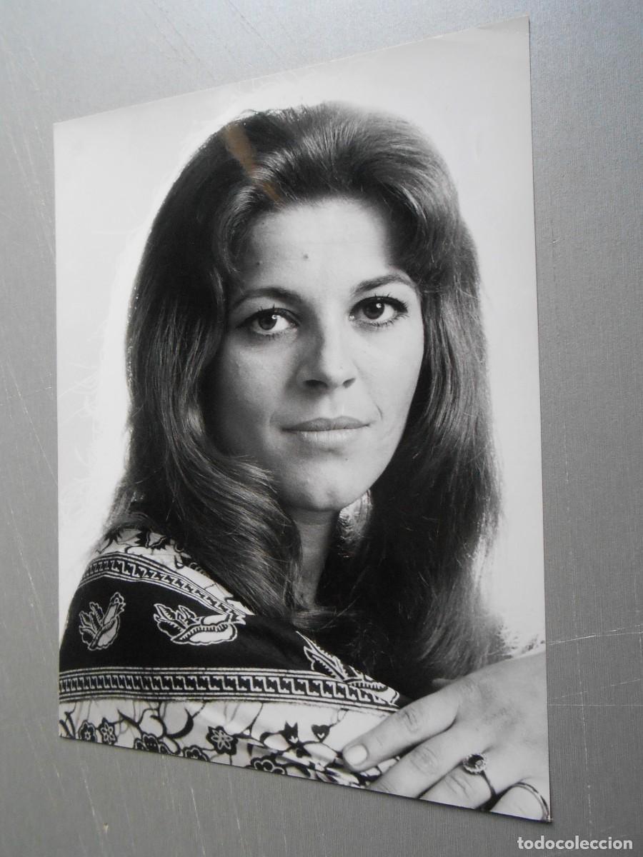 Fotos de Cantantes: FOTO de - NICOLETTA - de 18 x 24 cms -