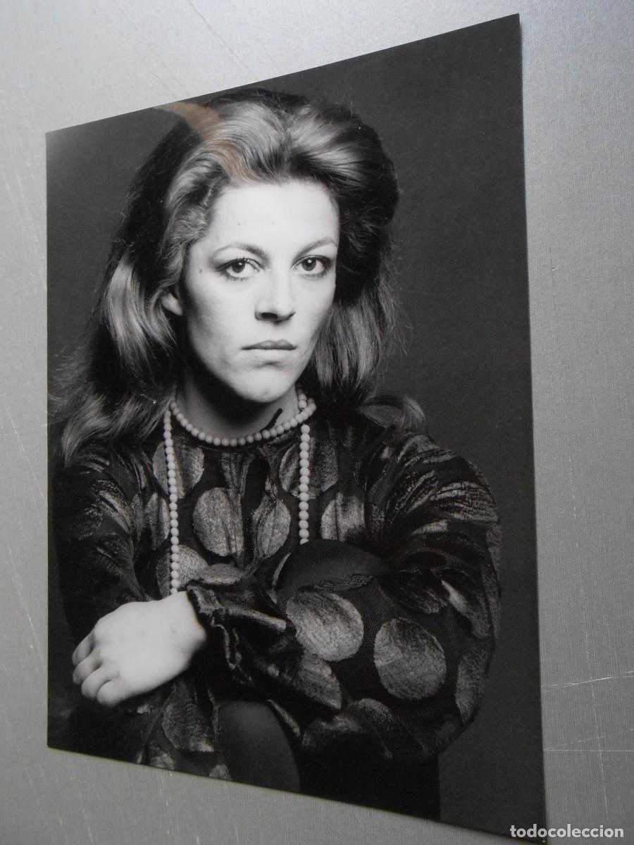 Fotos de Cantantes: FOTO de - NICOLETTA - de 18 x 24 cms -