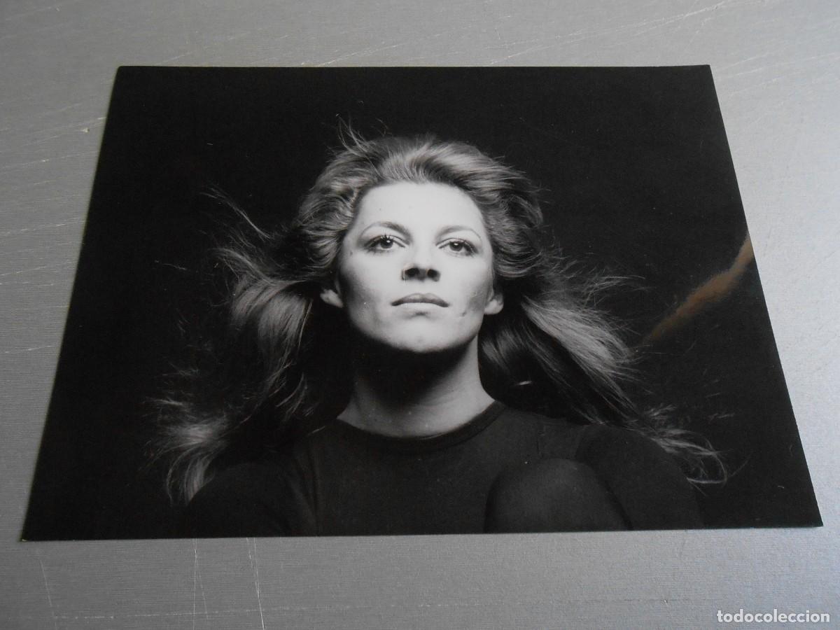 Fotos de Cantantes: FOTO de - NICOLETTA - de 24 x 18 cms -