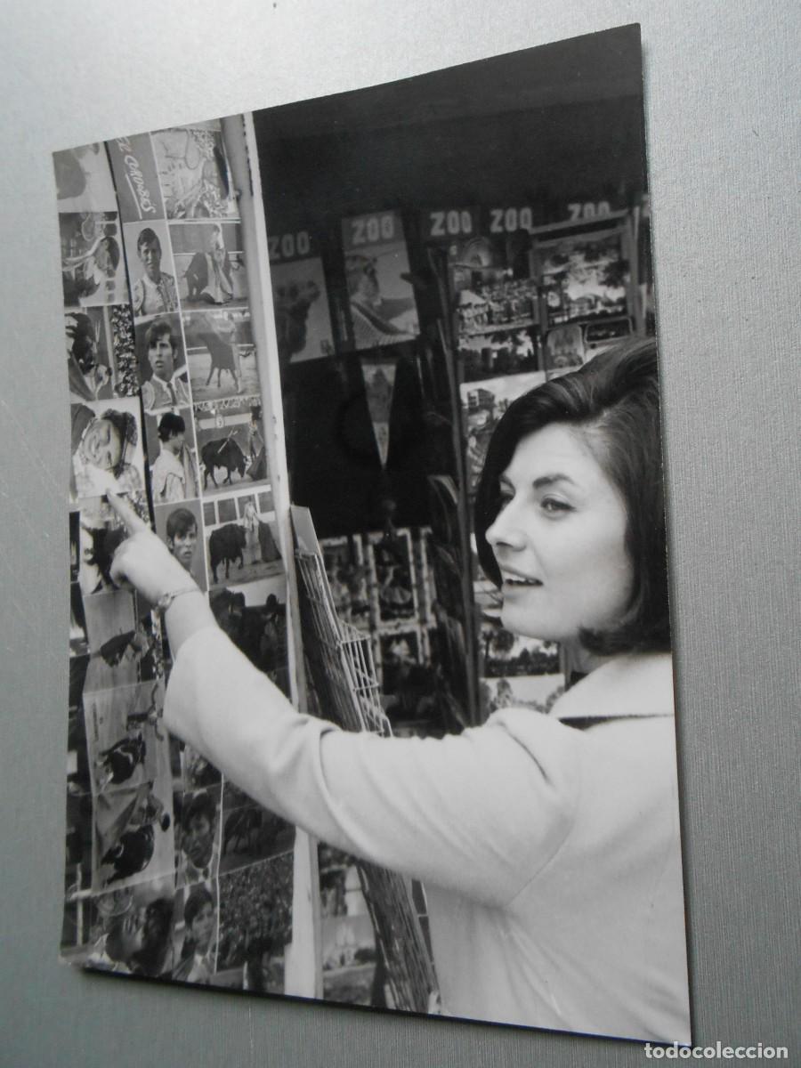 Photos de Chanteurs et Chanteuses: FOTO de - MADALENA IGLESIAS - de 13 x 18 cms -