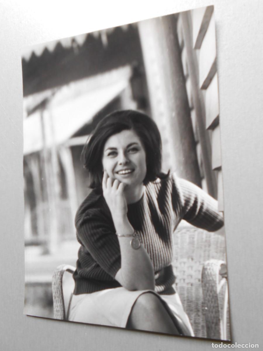 Foto di Cantanti: FOTO de - MADALENA IGLESIAS - de 13 x 18 cms -