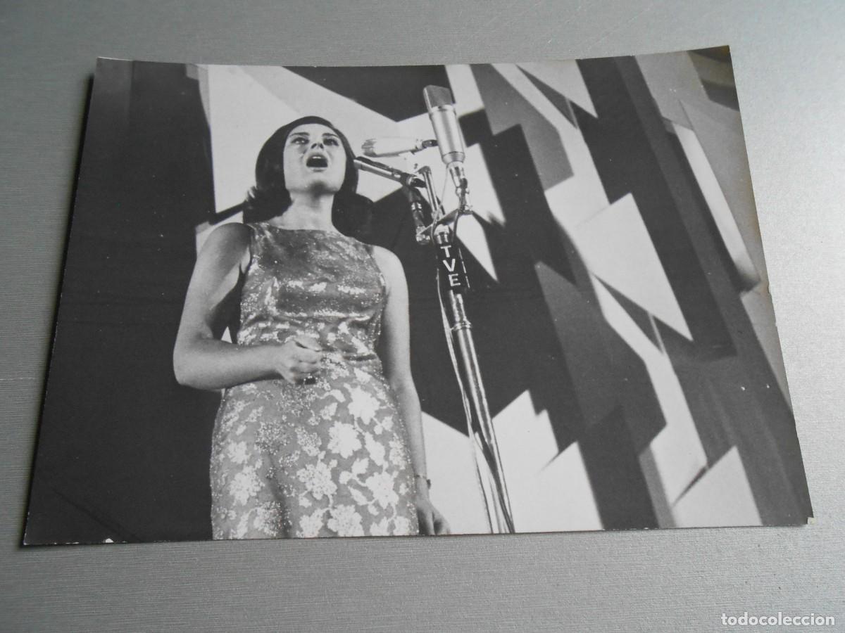 Fotos de Cantores: FOTO de - MADALENA IGLESIAS - de 17,5 x 13 cms -