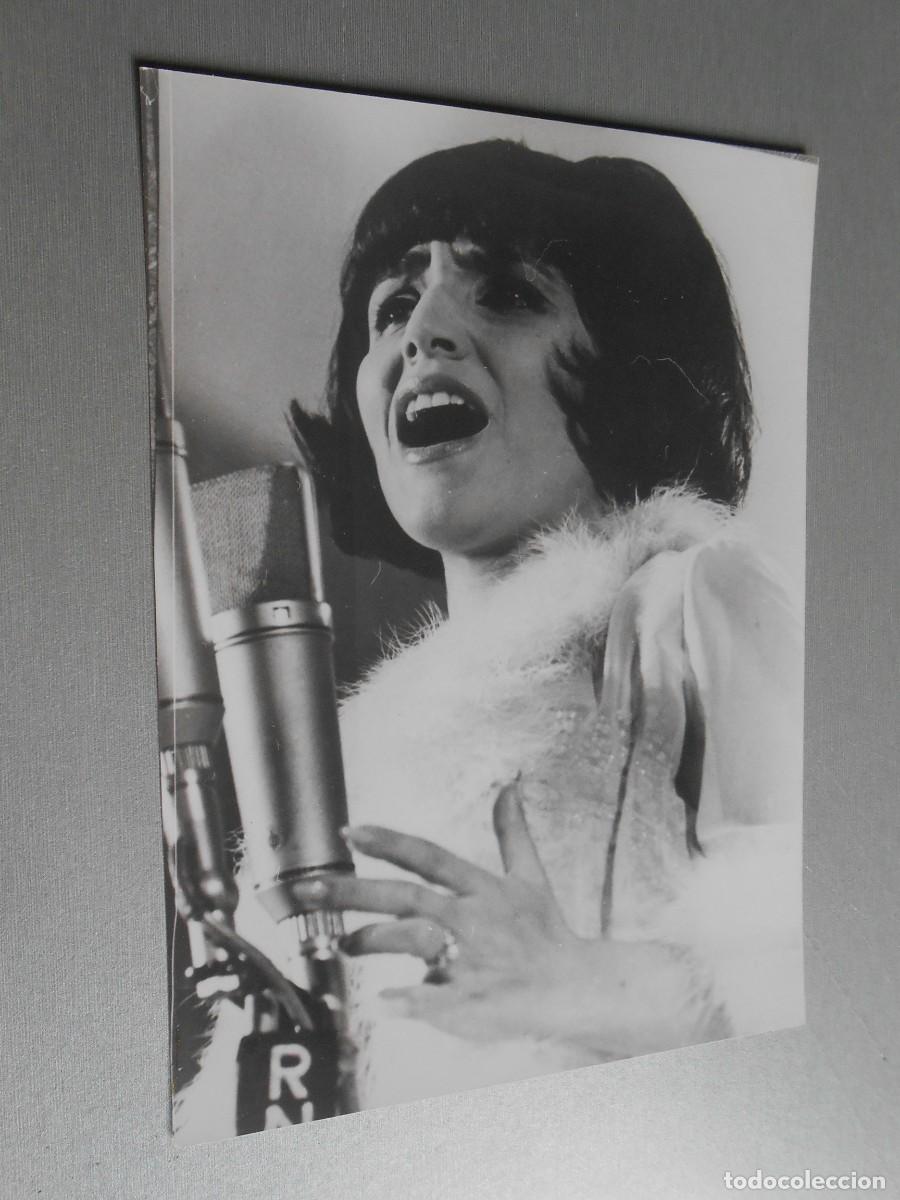 Photos of Singers: FOTO de - DOVA - de 13 x 18 cms -