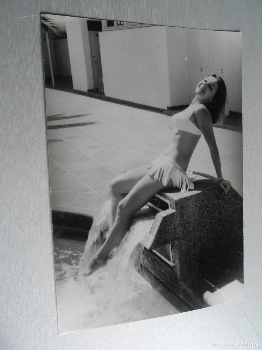 Fotos de Cantantes: FOTO de - C&Eacute;CILE DEVILE - de 12,5 x 18 cms -