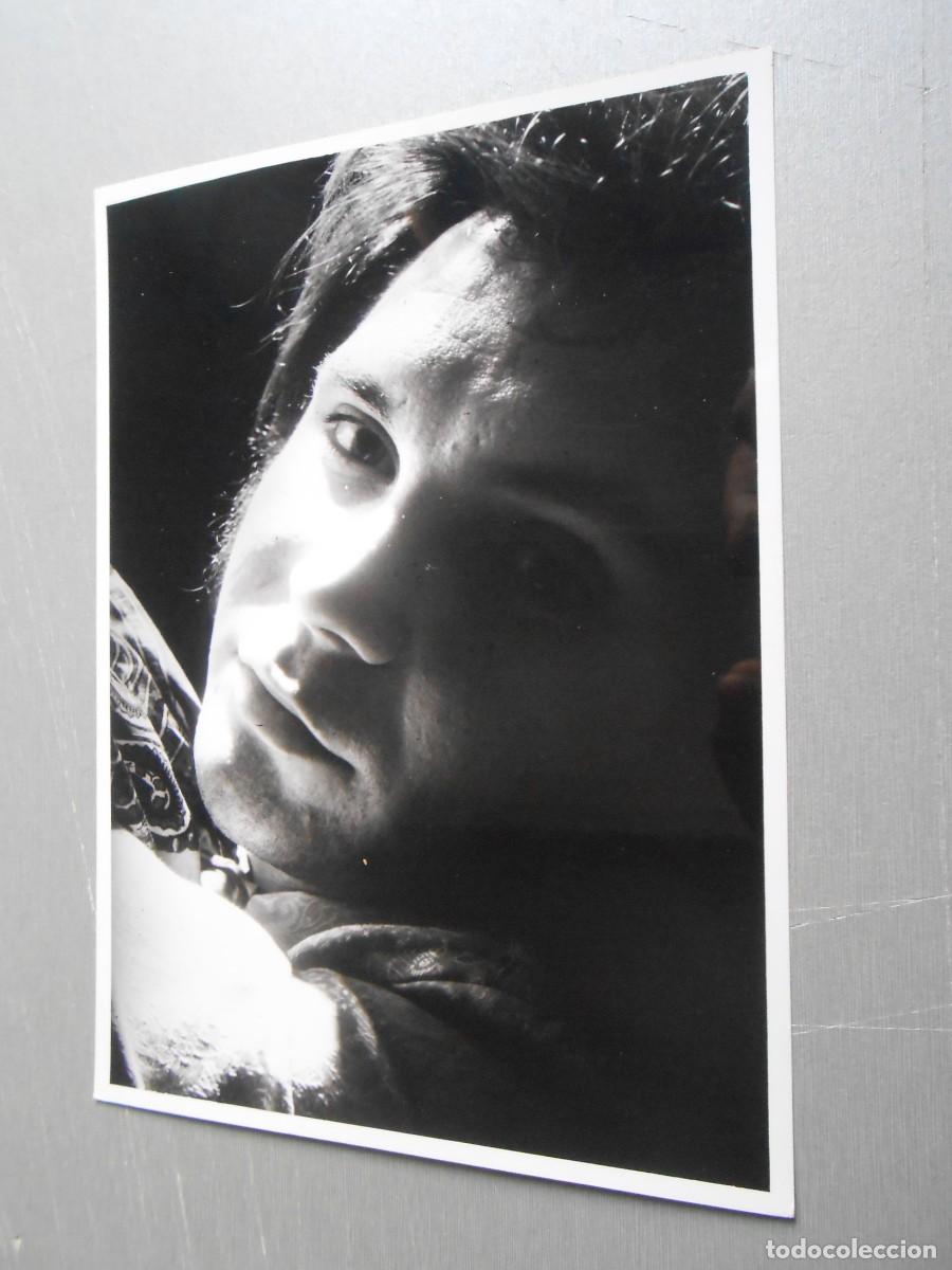 Fotos de Cantantes: FOTO de - BRUNO LOMAS - de 13 x 18 cms -