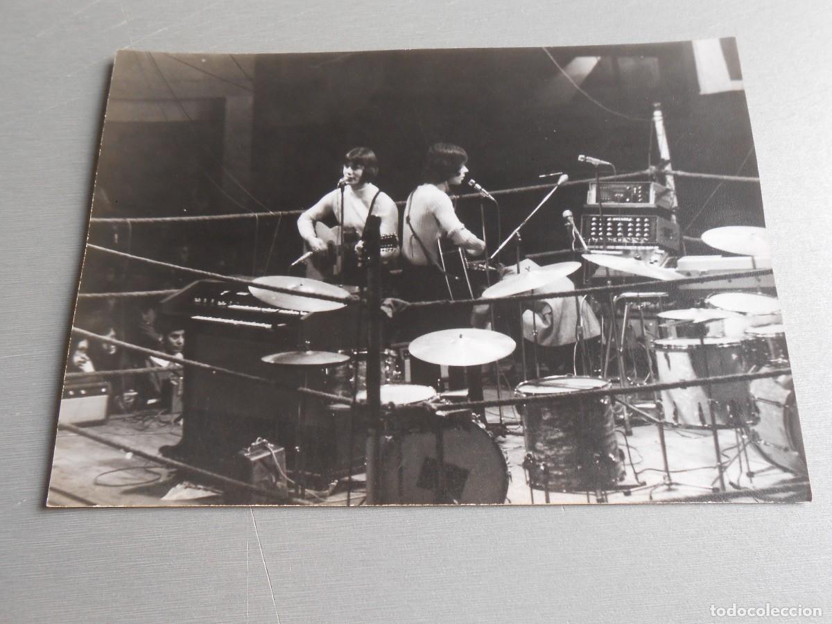 Photos of Singers: FOTO de - GENESIS - de 17,5 x 12,5 cms.