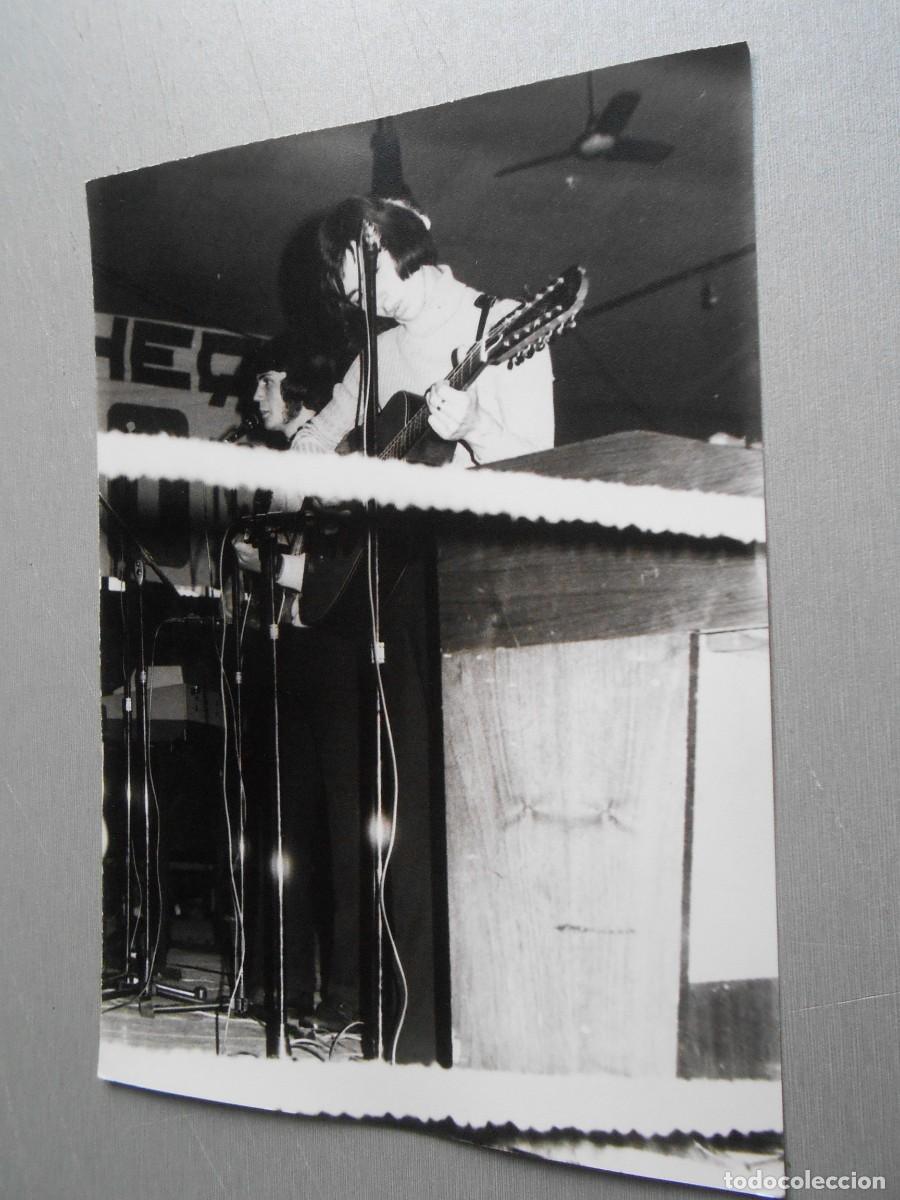 Photos of Singers: FOTO de - GENESIS - de 12,5 x 17,5 cms.