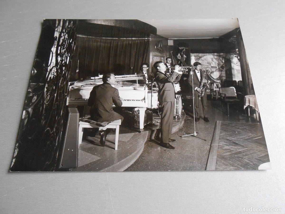 Photos of Singers: FOTO de - LOS JAVALOYAS - de 24 x 18 cms.