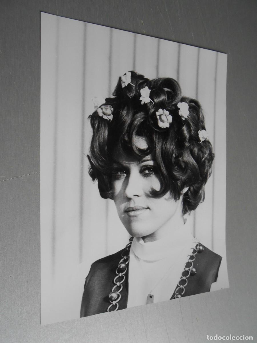 Fotos de Cantantes: FOTO de - LOS MISMOS (Elena) - de 18 x 24 cms.
