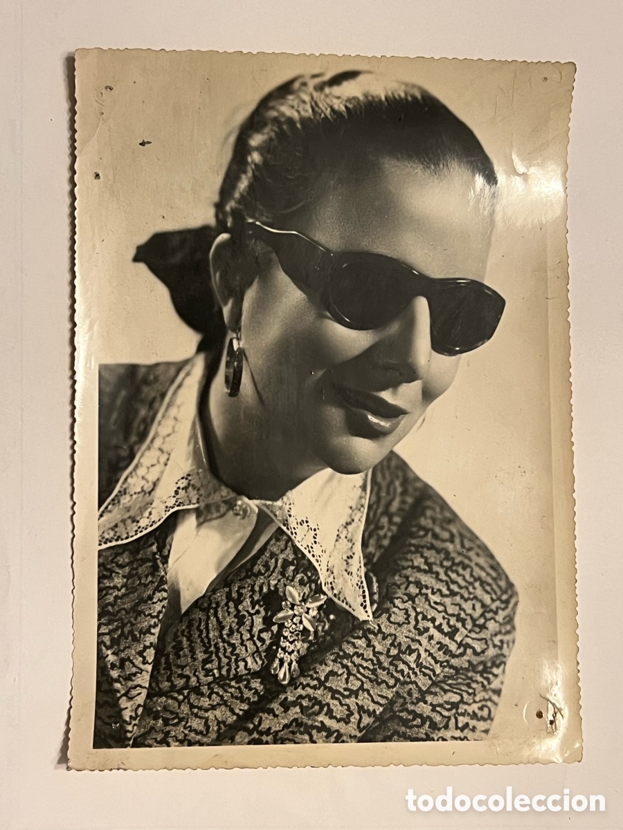 Photos de Chanteurs et Chanteuses: LA NI&Ntilde;A DE LA PUEBLA&hellip; Sevilla, Teatro San Fernando.. (h.1955?) 24 x 18 cm.,