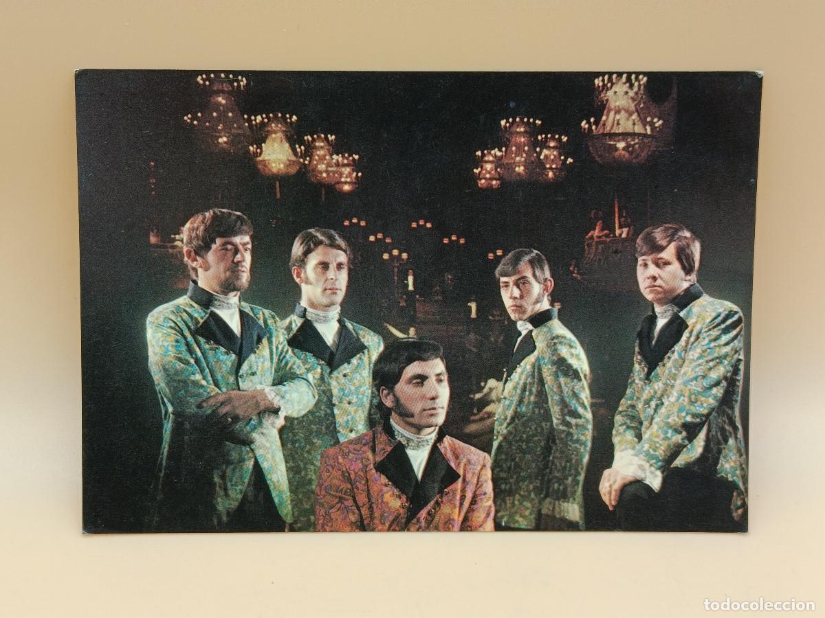 Photos of Singers: POSTAL LOS DELFINES. 15 X 10 APROXIMADAMENTE. CON DEDICATORIA Y AUTOGRAFO EN TRASERA. PY.