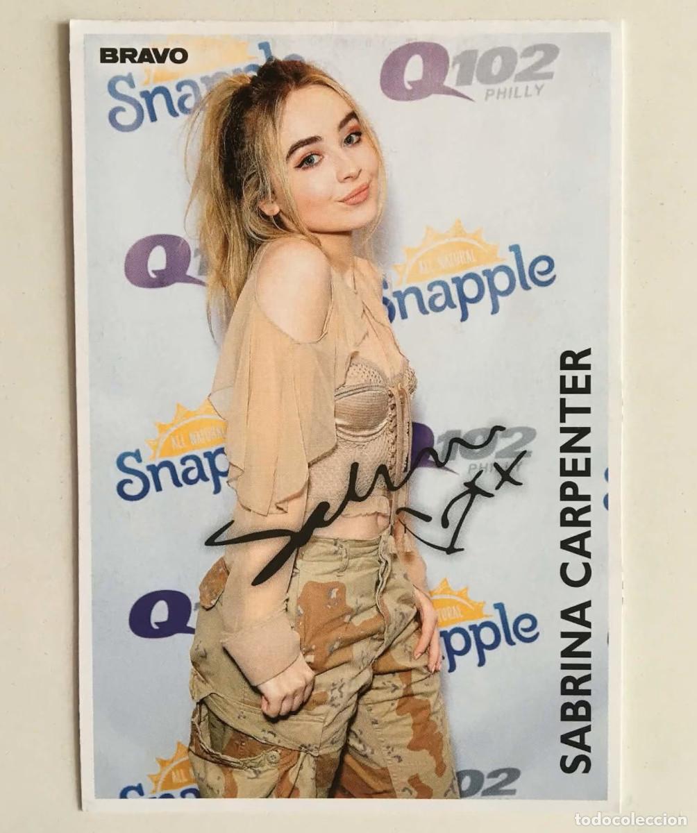 Fotos de Cantantes: Sabrina Carpenter / Melanie Martinez Double-Sided Collectible Card - Bravo Bulgaria 2017 Music