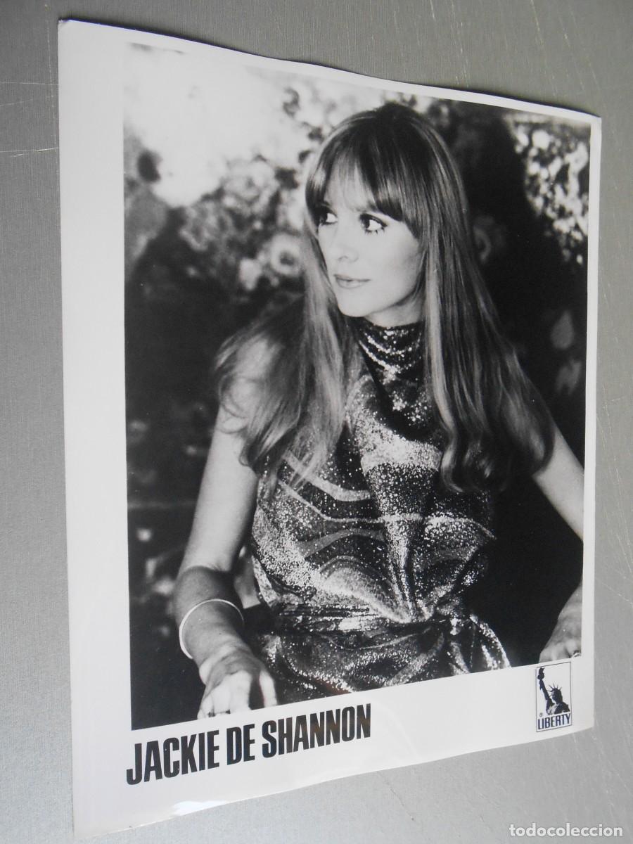 Fotos de Cantantes: FOTO de - JACKIE DE SHANNON - de 21 x 25 cms.