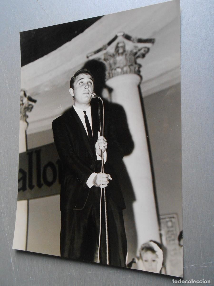 Fotos de Cantantes: FOTO de - JAIME MOREY - de 15 x 21 cms.