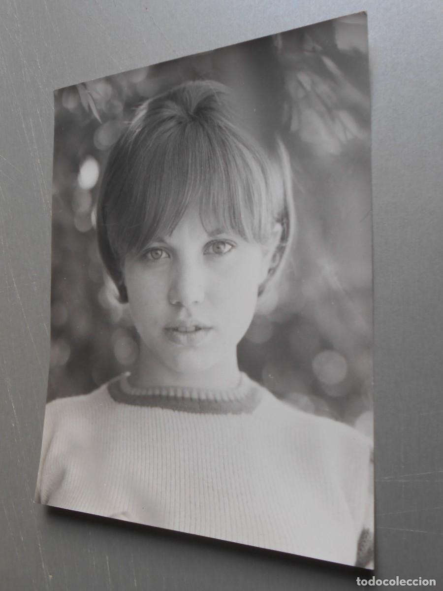 Fotos de Cantantes: FOTO de - KARINA - de 18 x 24 cms.