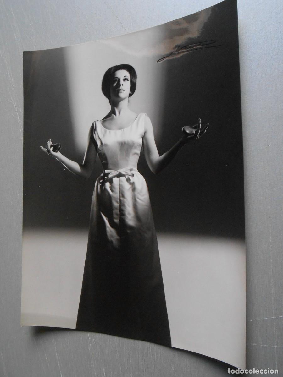 Fotos de Cantores: FOTO de - LUCERO TENA - de 19,5 x 25,5 cms.