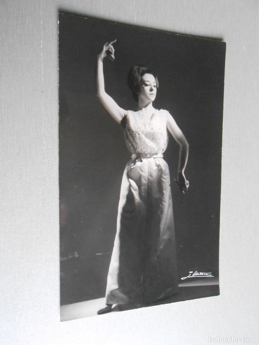 Photos de Chanteurs et Chanteuses: FOTO de - LUCERO TENA - de 9 x 14 cms.
