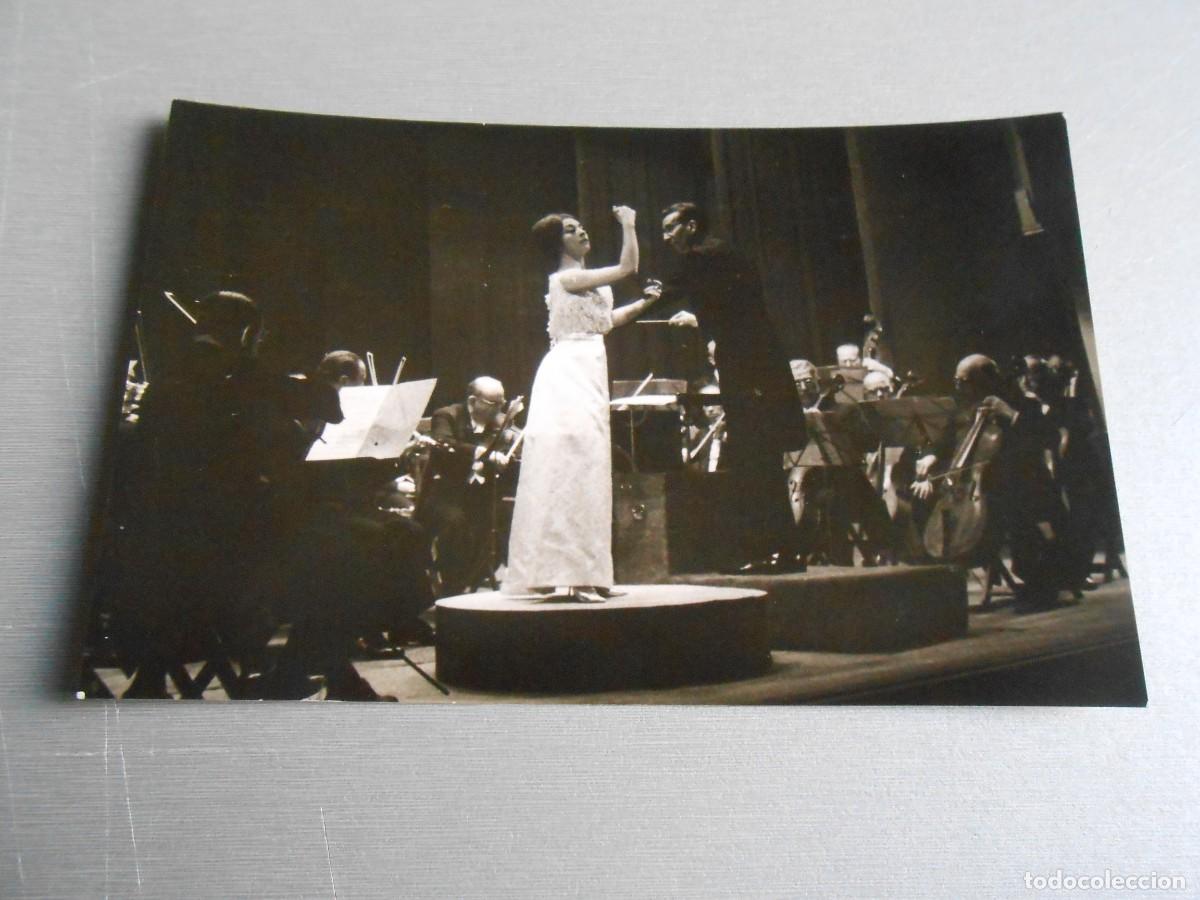 Fotos de Cantantes: FOTO de - DESCONOCIDA para m&iacute; (1) - de 14 x 9 cms.